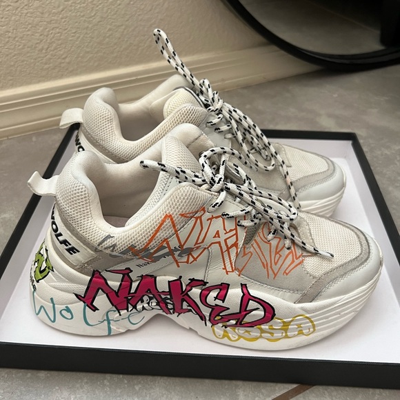 Worn a few times - Picture 5 of 5